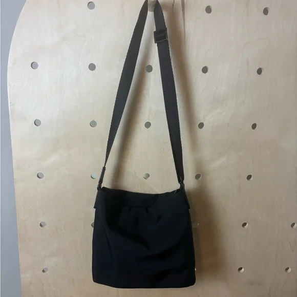 TUMI Messenger Bag Ballistic Nylon and Full-Grain Leather 4367 + Tavel Pouch